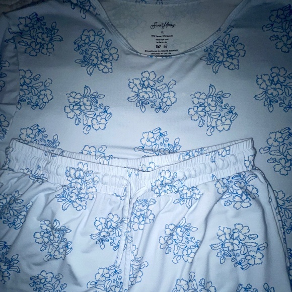 Women’s XL sweet honey pajamas - Picture 1 of 5